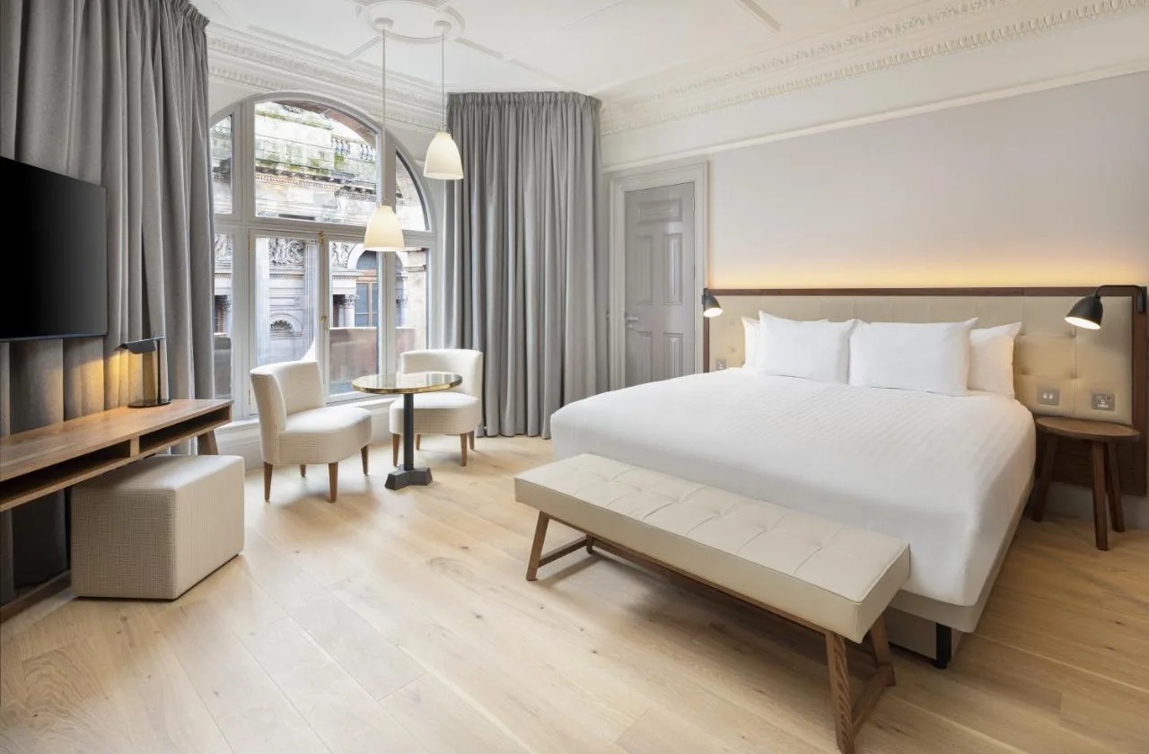 Heritage King Room